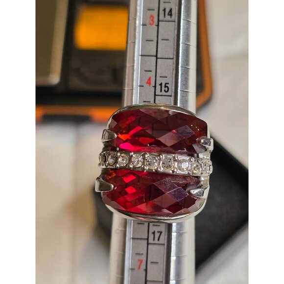 Cocktail Ring Red Multifaceted Glass & Rhinestones Rhodium Plated Size 6 - Picture 8 of 10